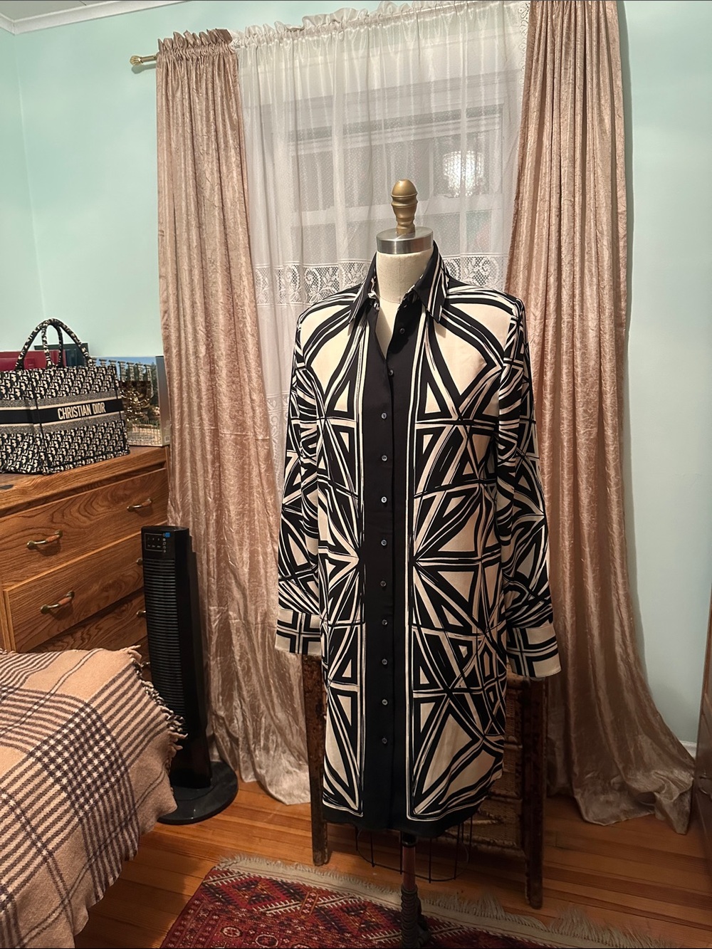 🌺🌺Nicole Miller Black and White Geometric Shirt 

Dress